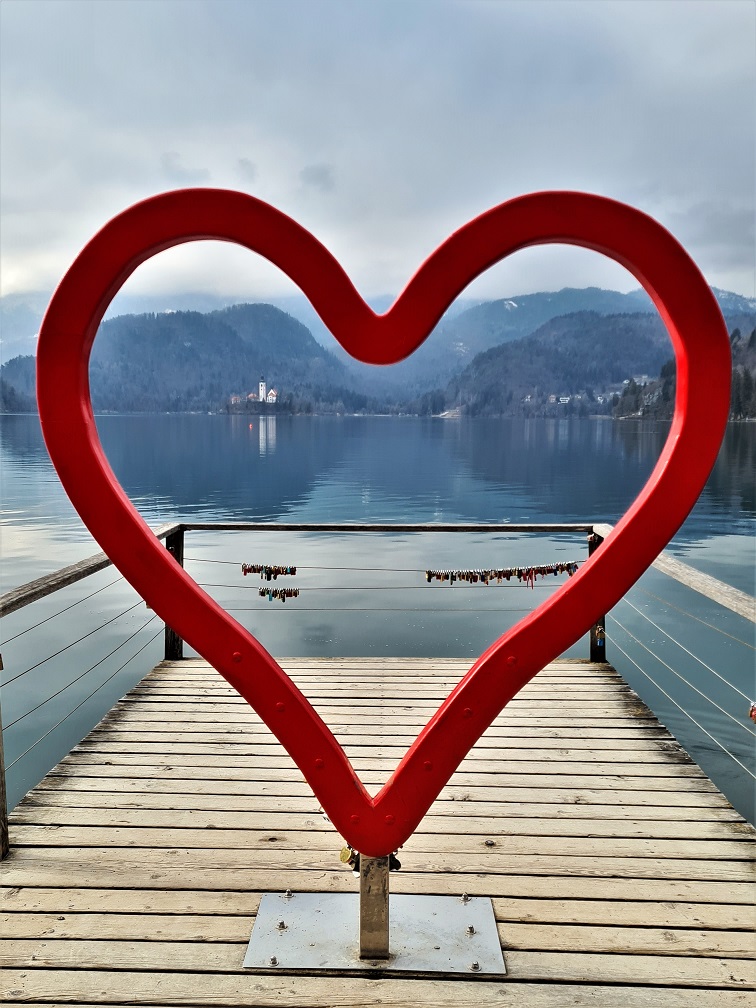 Srce na Bledskom jezeru